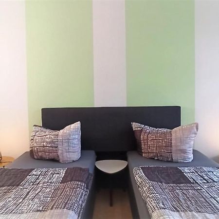 Apartment Fuer Bis Zu 7 Personen Mit Balkon Halberstadt Buitenkant foto