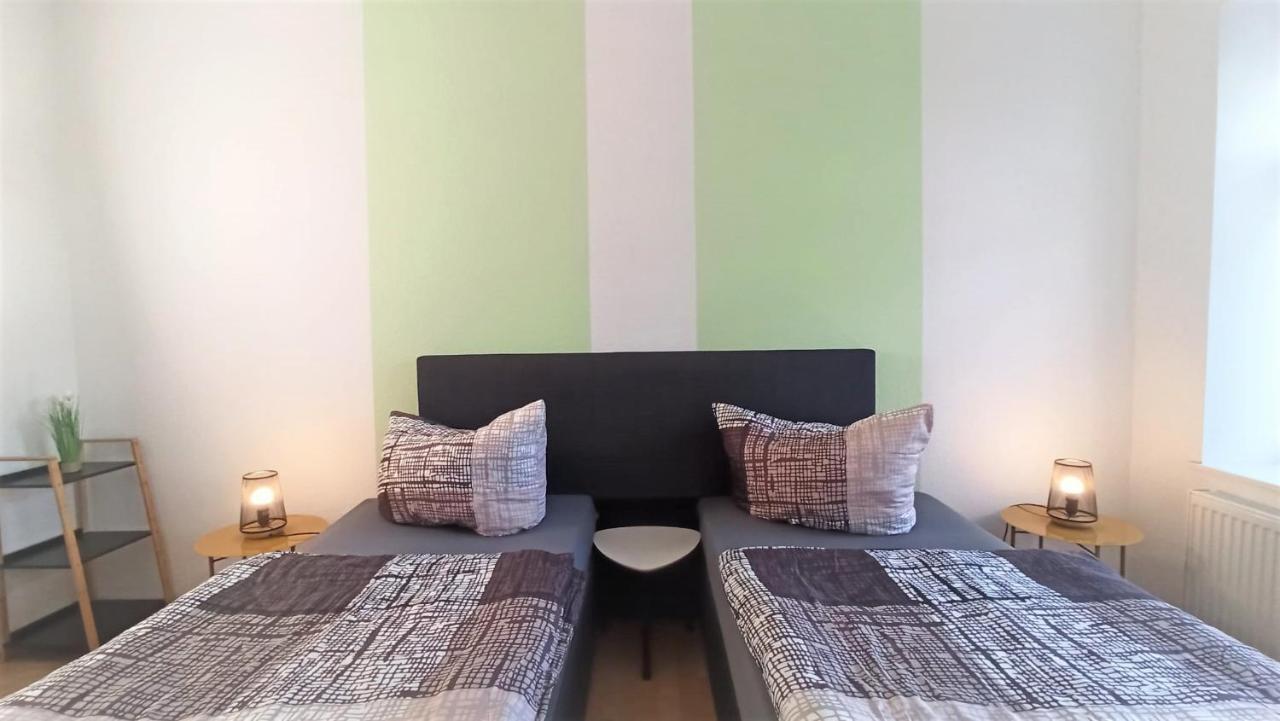 Apartment Fuer Bis Zu 7 Personen Mit Balkon Halberstadt Buitenkant foto