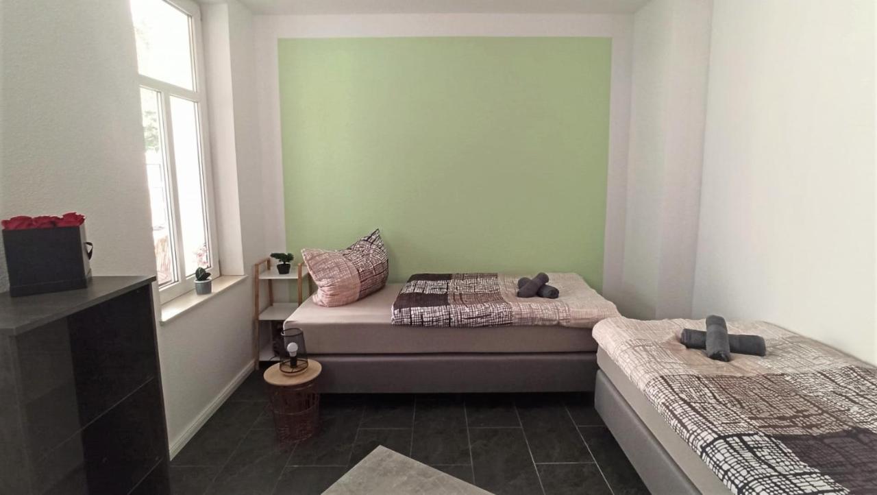 Apartment Fuer Bis Zu 7 Personen Mit Balkon Halberstadt Buitenkant foto