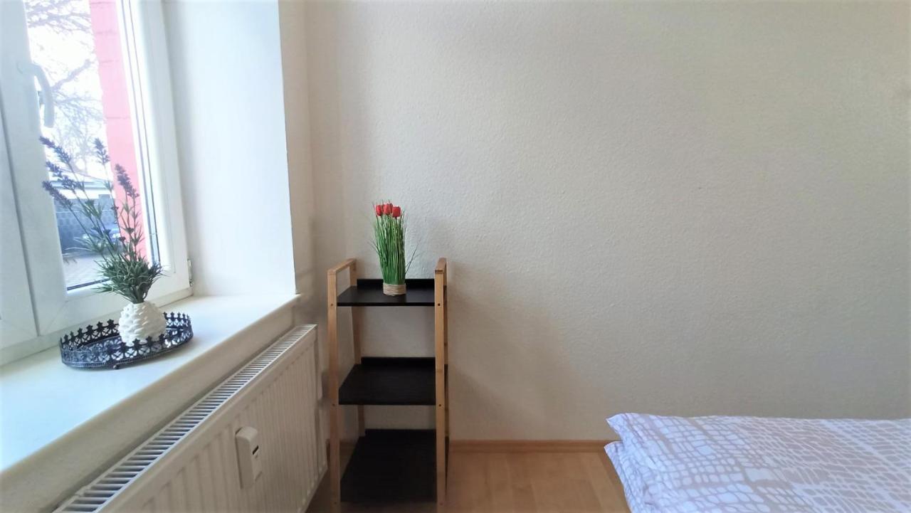 Apartment Fuer Bis Zu 7 Personen Mit Balkon Halberstadt Buitenkant foto