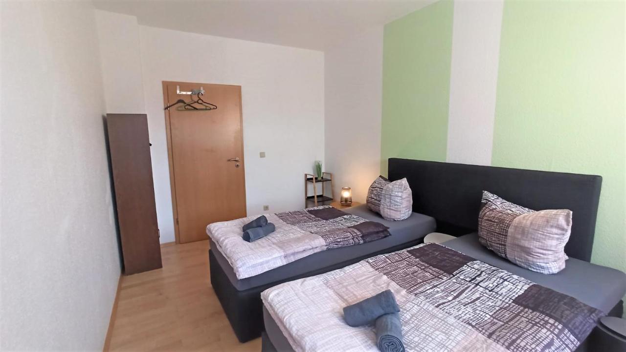 Apartment Fuer Bis Zu 7 Personen Mit Balkon Halberstadt Buitenkant foto