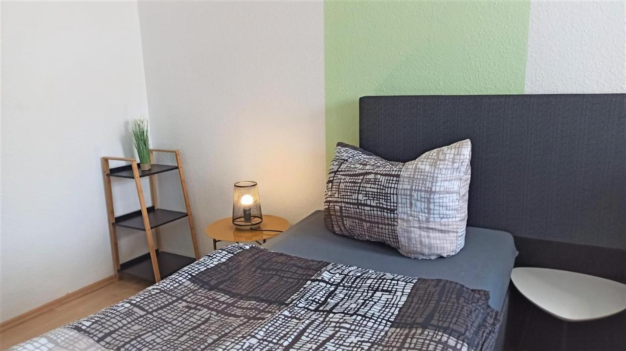Apartment Fuer Bis Zu 7 Personen Mit Balkon Halberstadt Buitenkant foto