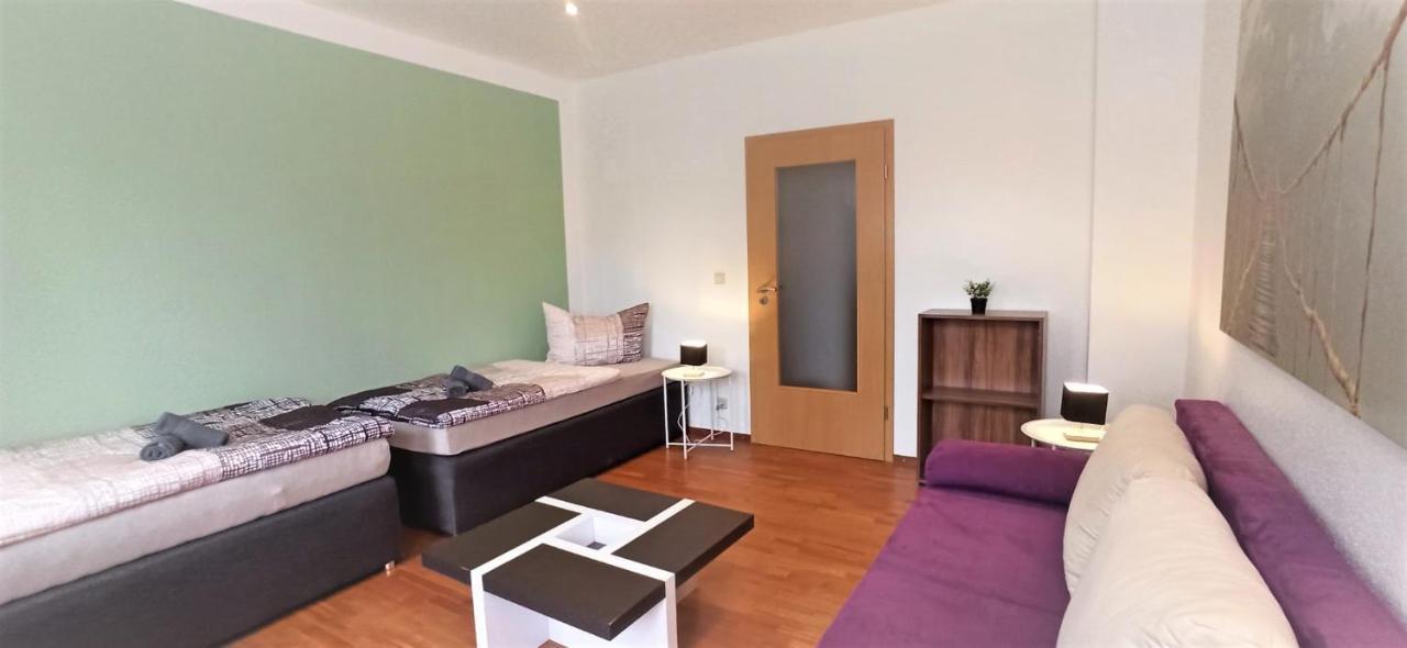 Apartment Fuer Bis Zu 7 Personen Mit Balkon Halberstadt Buitenkant foto