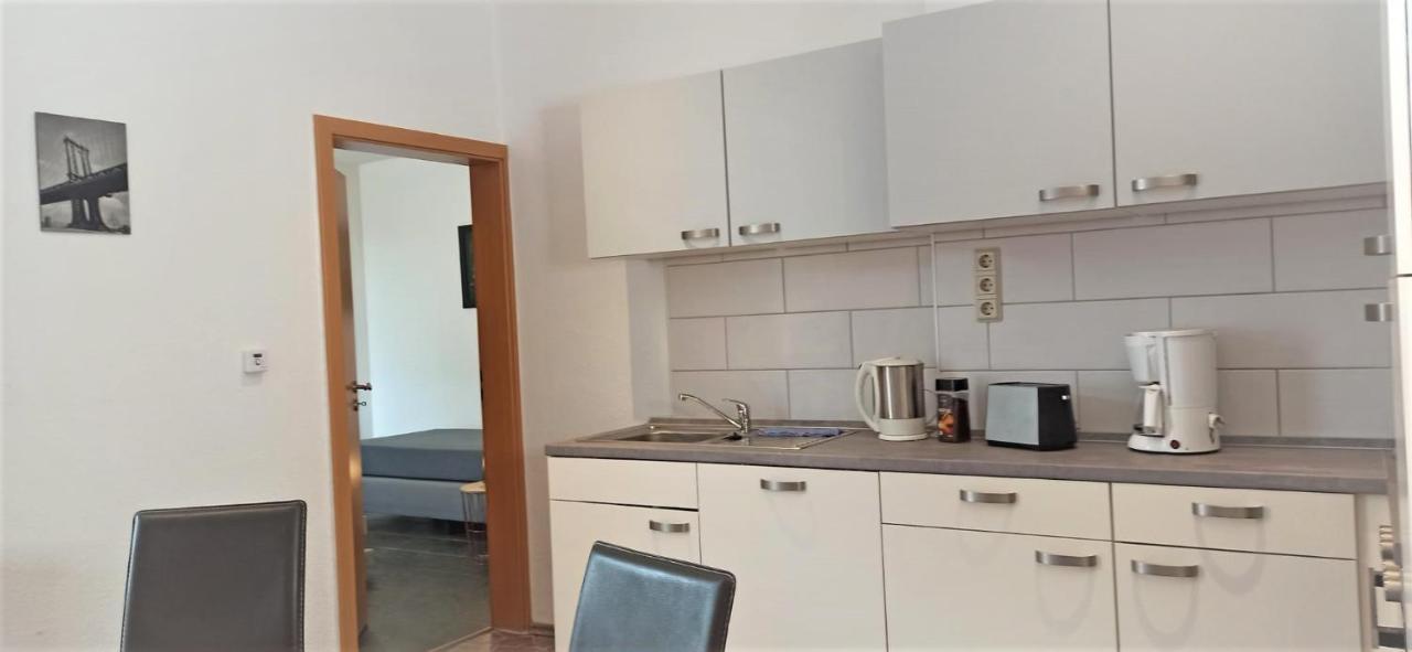 Apartment Fuer Bis Zu 7 Personen Mit Balkon Halberstadt Buitenkant foto