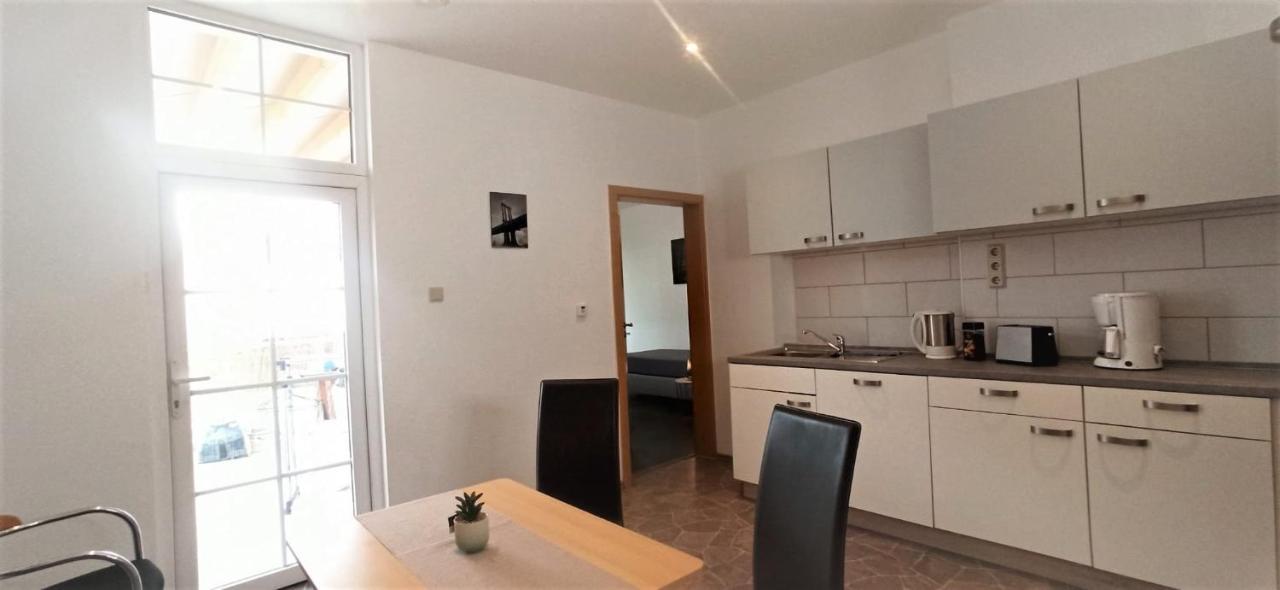 Apartment Fuer Bis Zu 7 Personen Mit Balkon Halberstadt Buitenkant foto