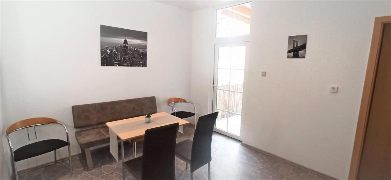 Apartment Fuer Bis Zu 7 Personen Mit Balkon Halberstadt Buitenkant foto